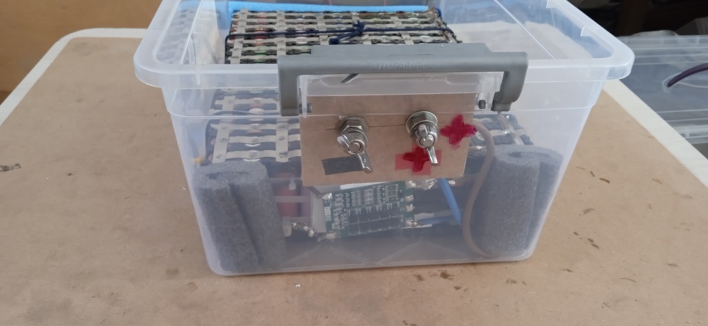 Batterie dans une boite